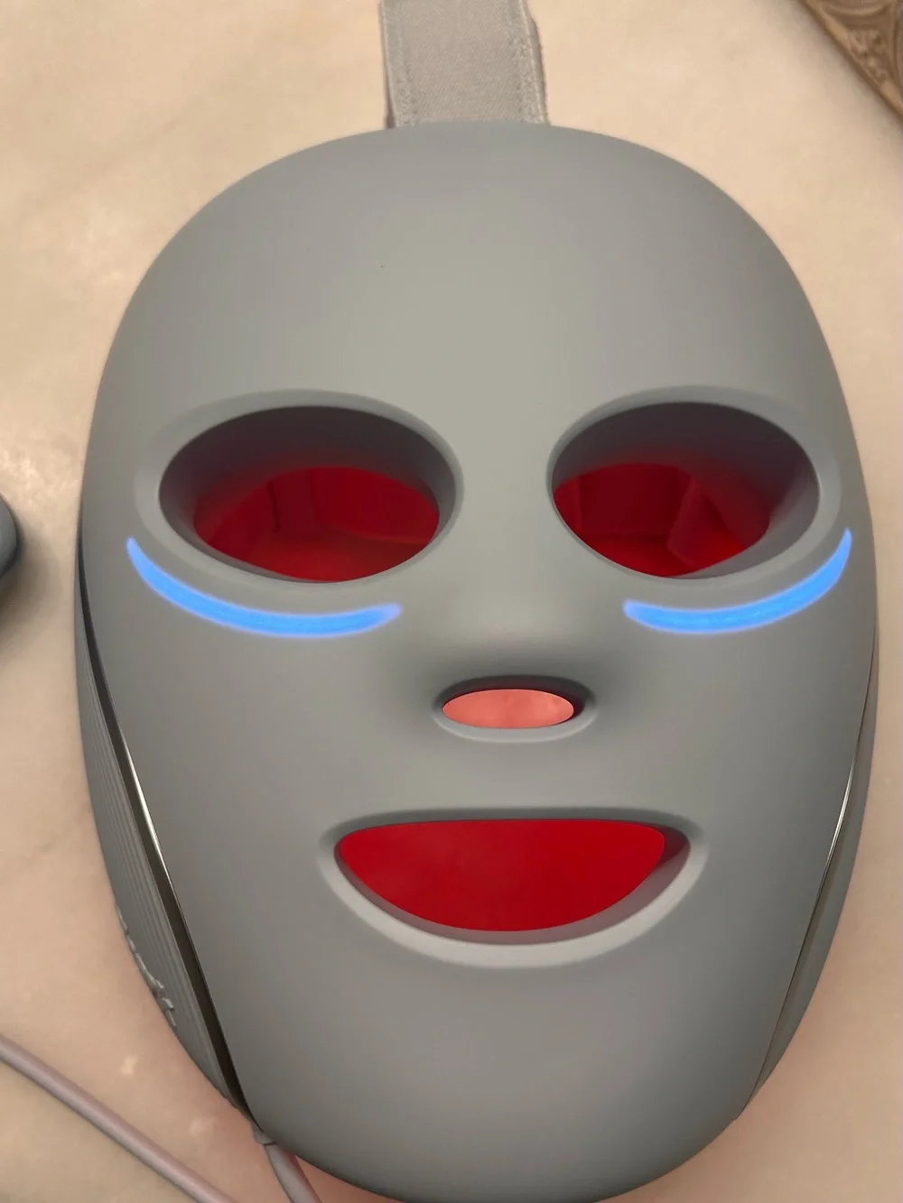 Shark Beauty CryoGlow Red Blue & Infrared iQLED Face Mask & Under Eye Cooling